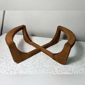 Vintage teak wood cradle base for round Pyrex casserole dishes (624)